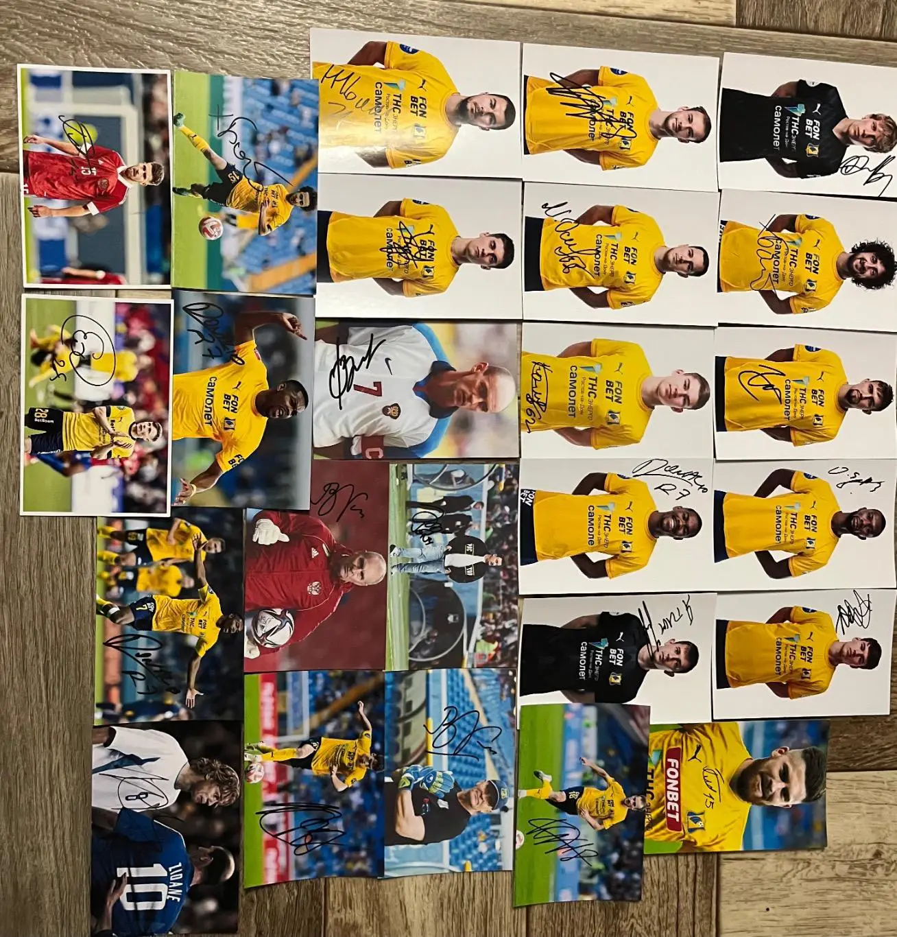 Автографы футболистов фк Ростов