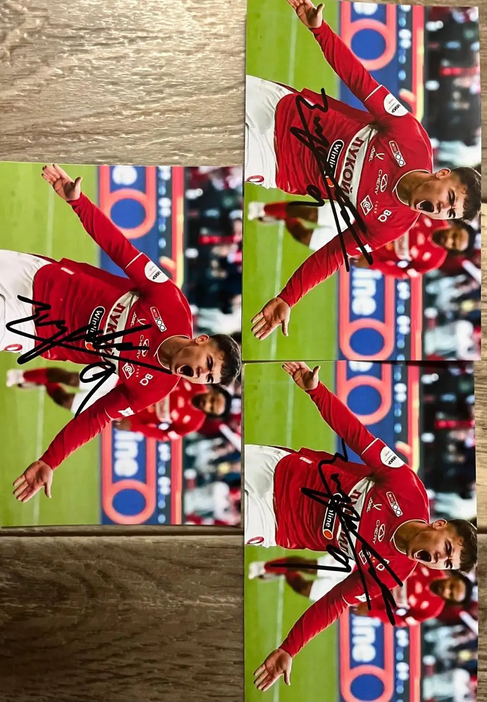 Автографы Угальде Спартак