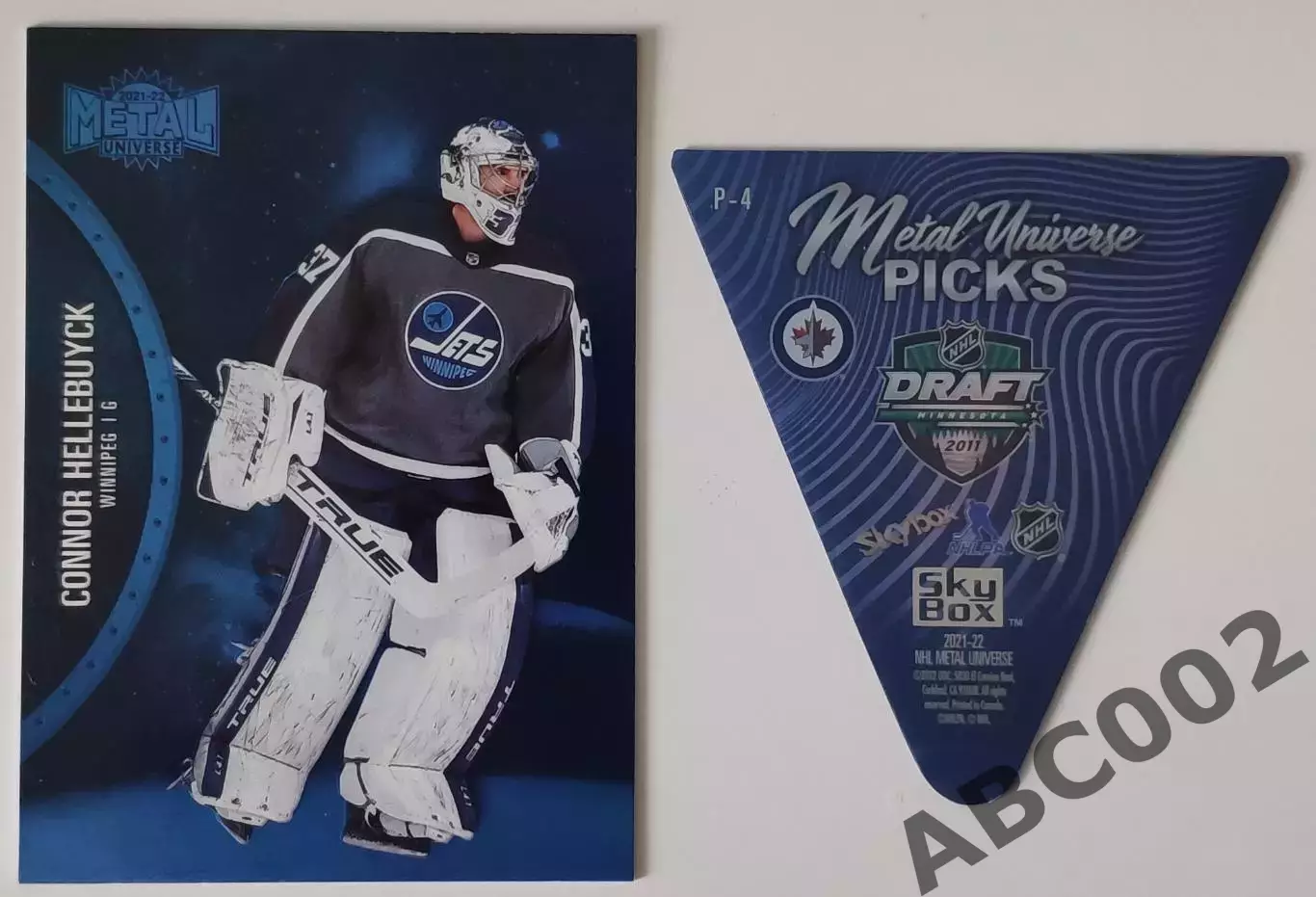 Карточка НХЛ / Connor HelleBuyck / Winnipeg