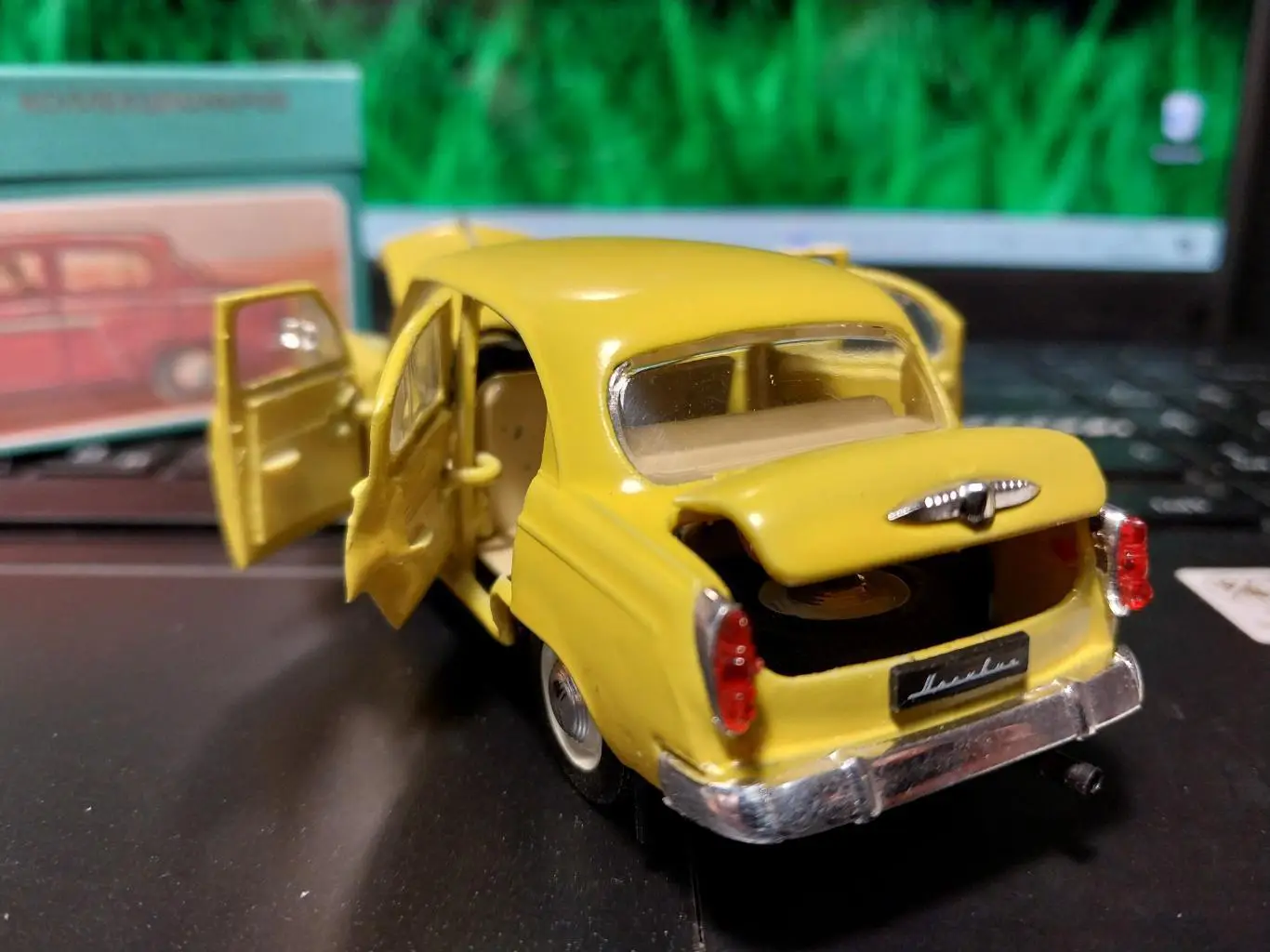 а\м москвич-403, 1:43, пластик 3