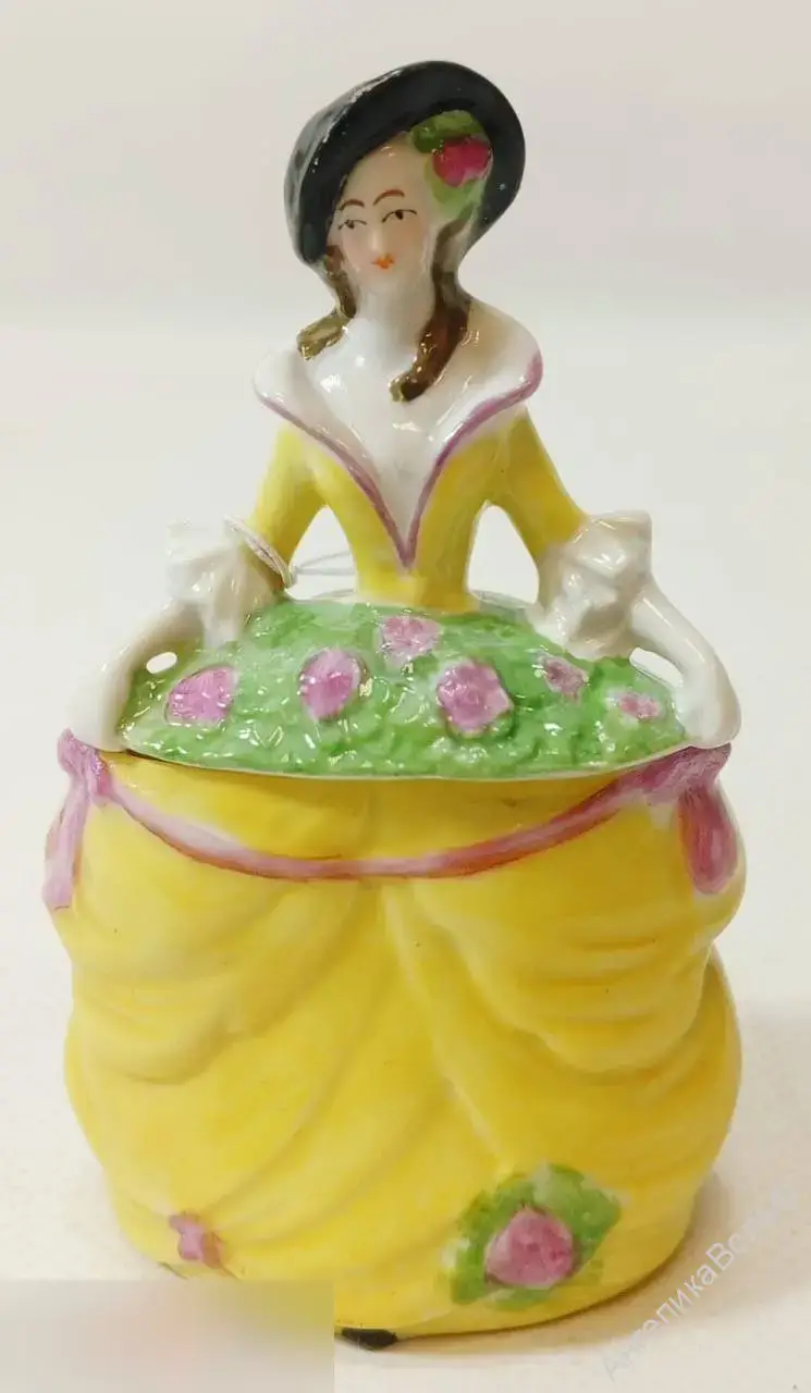 Антик дама статуэтка шкатулка фарфор роспись 1