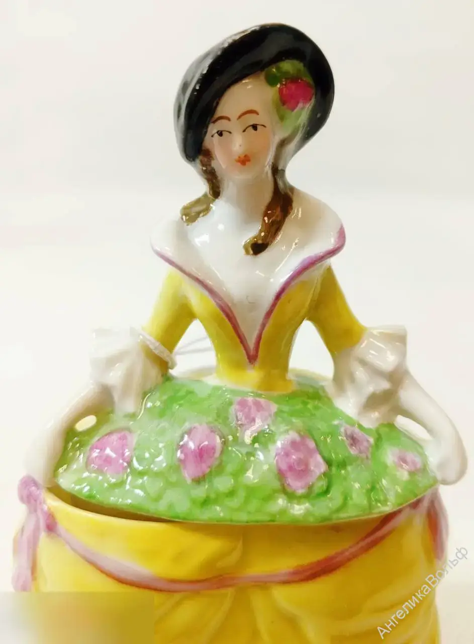 Антик дама статуэтка шкатулка фарфор роспись 2