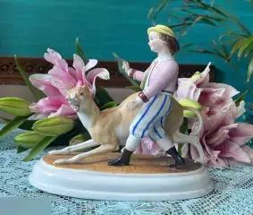 Антик Статуэтка бисквит фарфор мальчик собака 19в