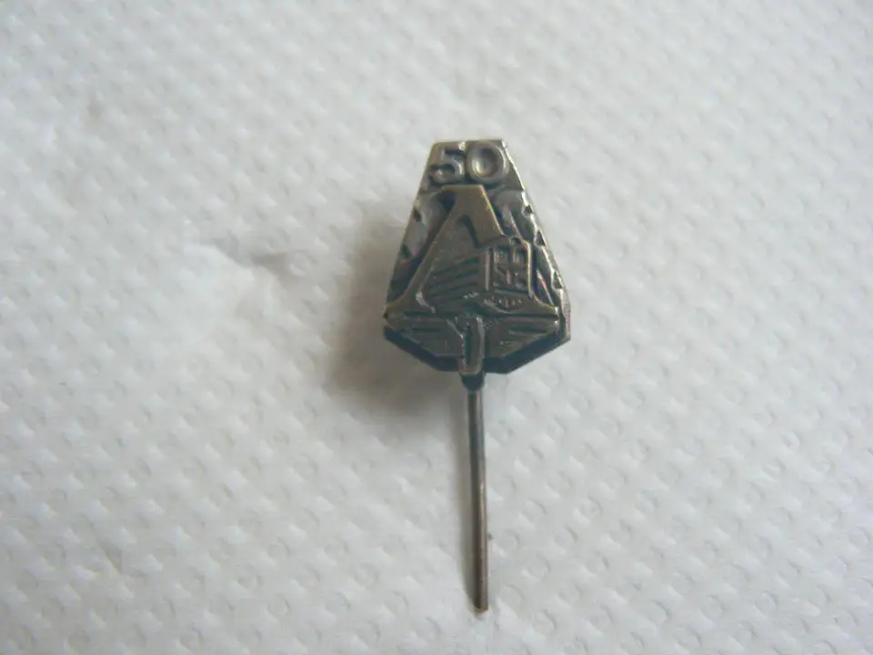 Значки футбольные.