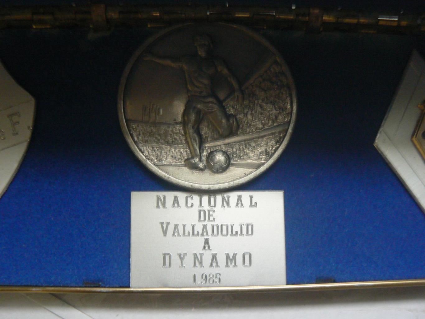 Динамо Киев.Памятная медаль. 1