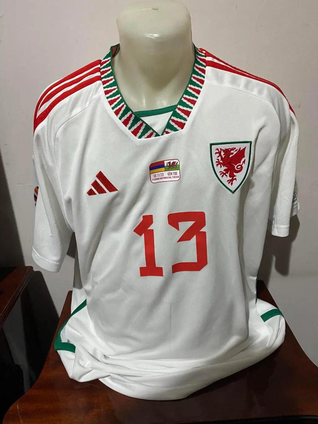 Официальная игровая майка сборной Уэльса 18.11.2023, N:13