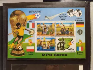 КНДР. Чемпионат мира Испания 1982 . 1 блок (в середині 4 марки)