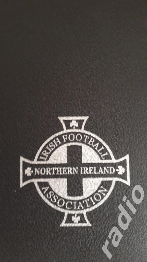 Федерация футбола Северной Ирландии (кож/зам. папка и значок/цанга, 2000-е) 2