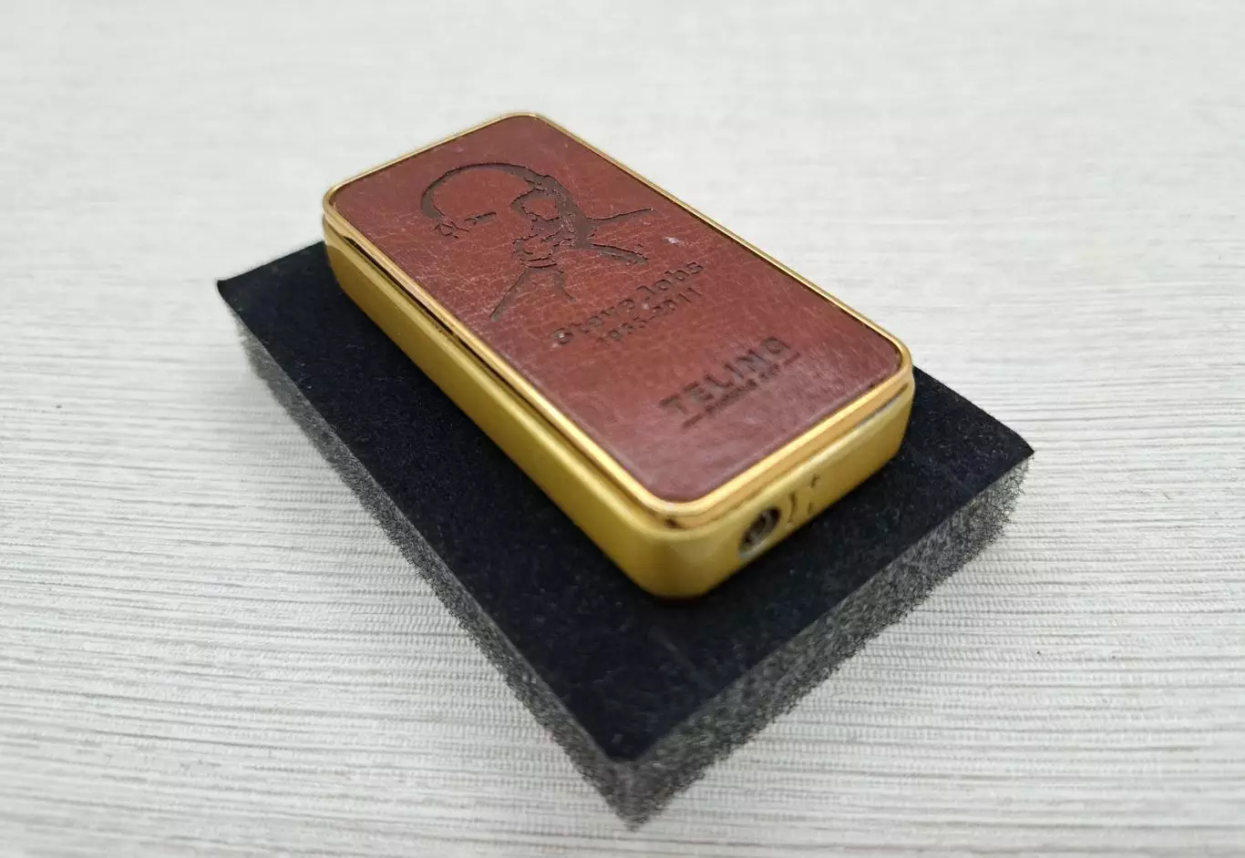 Коллекционная зажигалка Steve Jobs 1