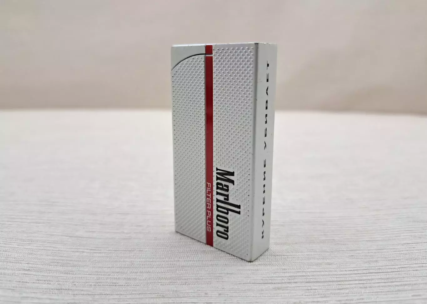 Коллекционная зажигалка Marlboro Filter Plus 3