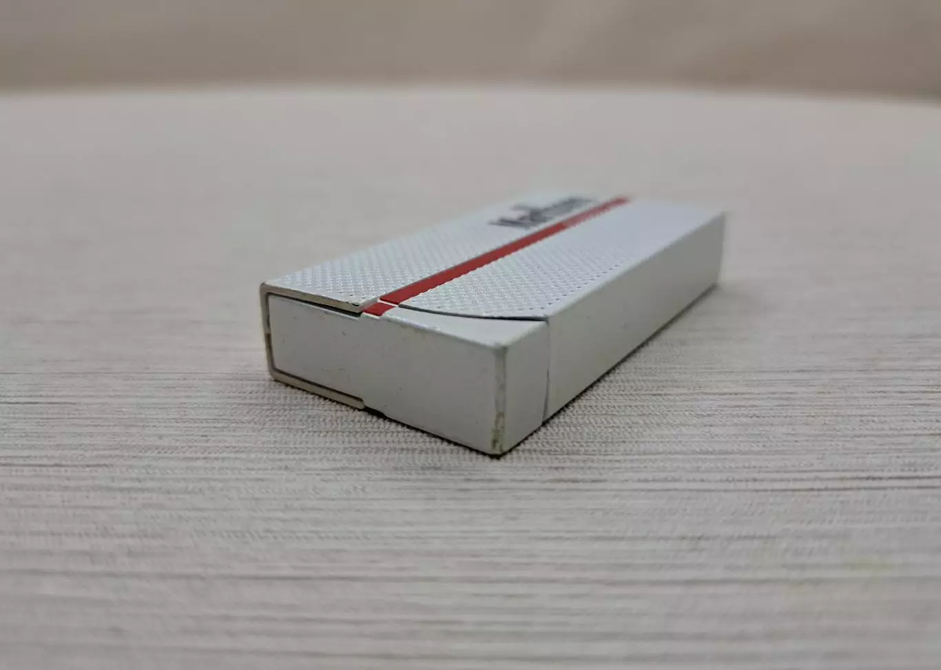 Коллекционная зажигалка Marlboro Filter Plus 5