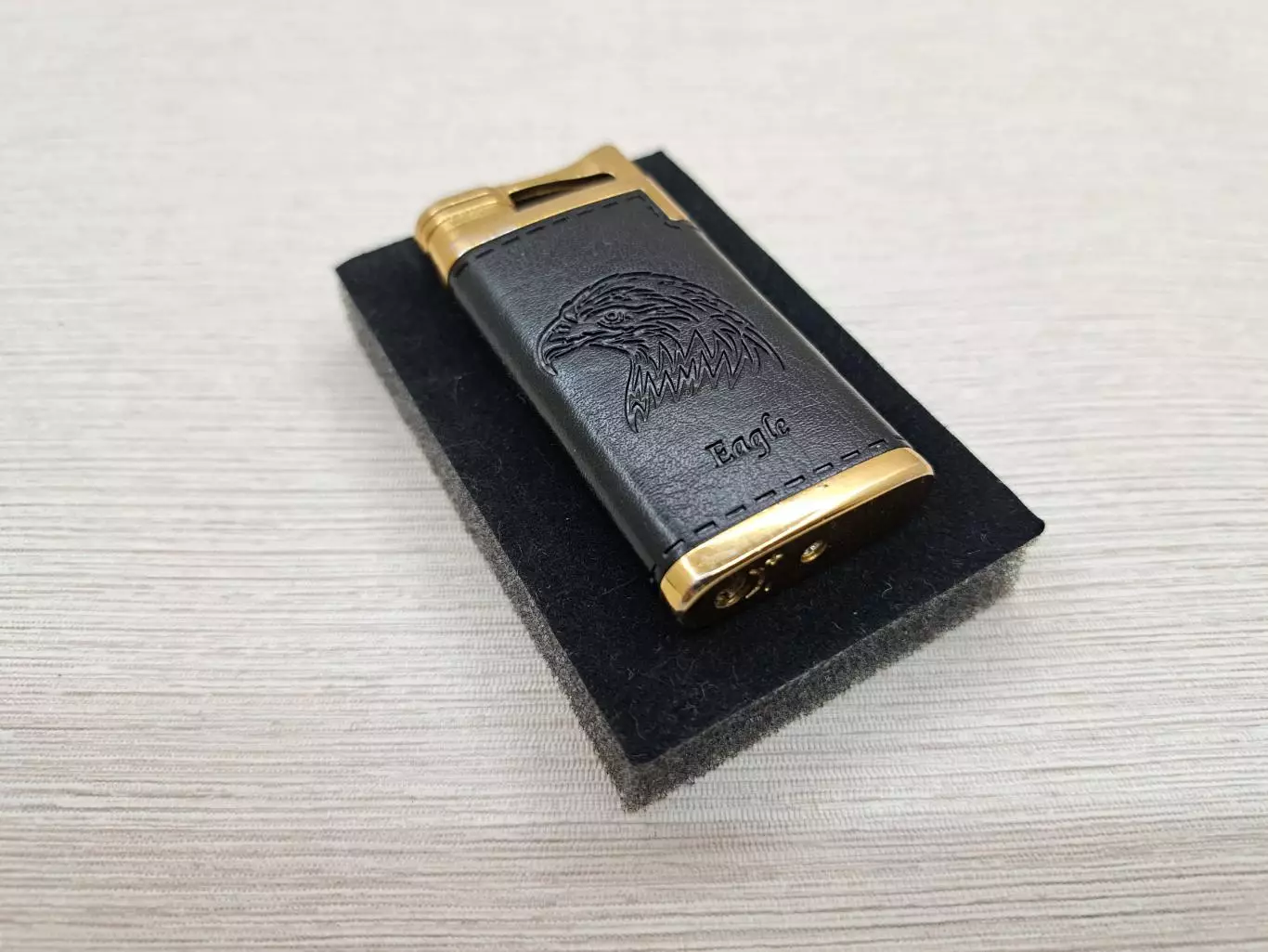 Коллекционная зажигалка Eagle 1