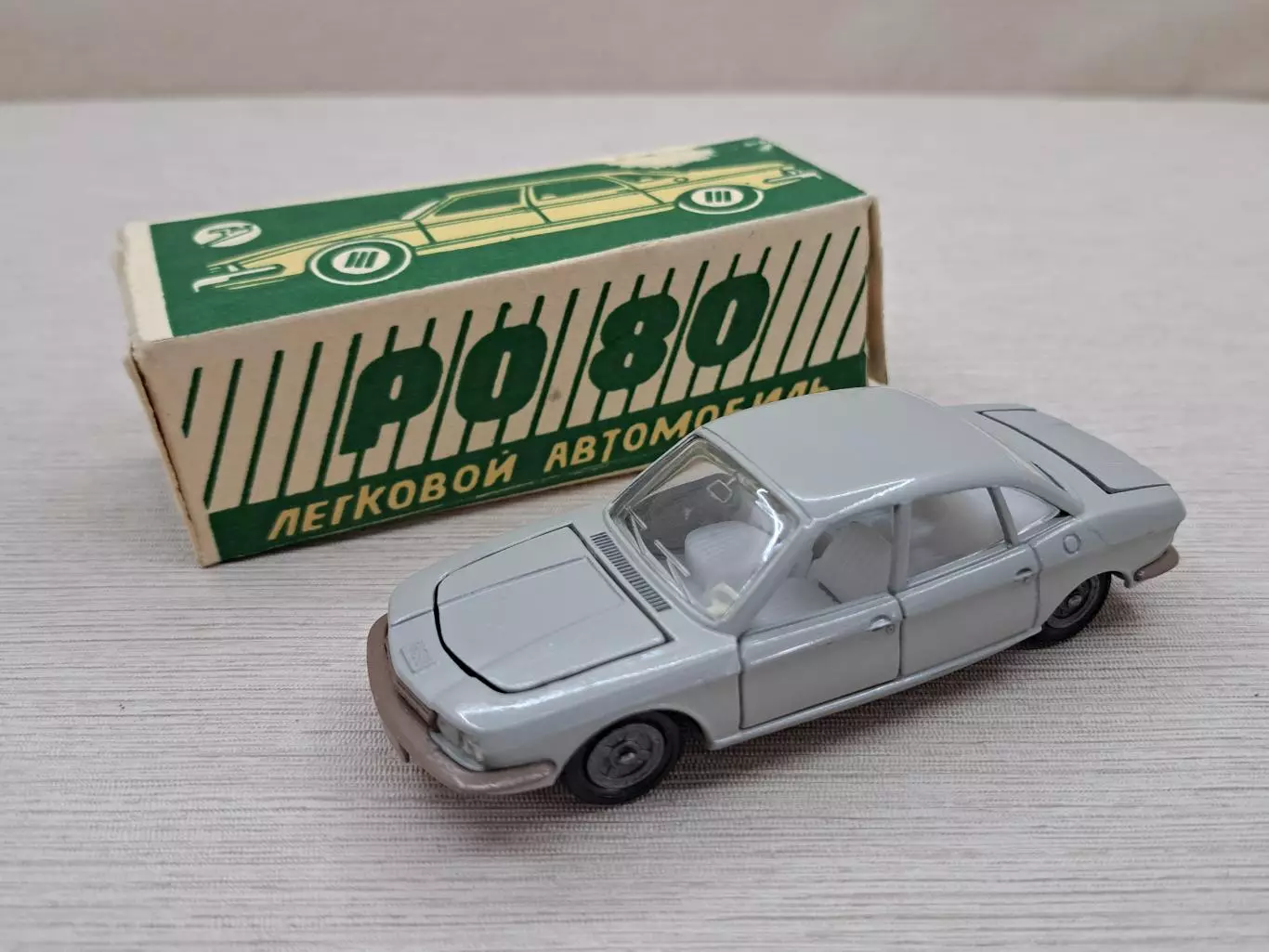 Модель автомобиля NSU RO 80, ремейк 1:43, СССР, ЗТМК, родная коробка