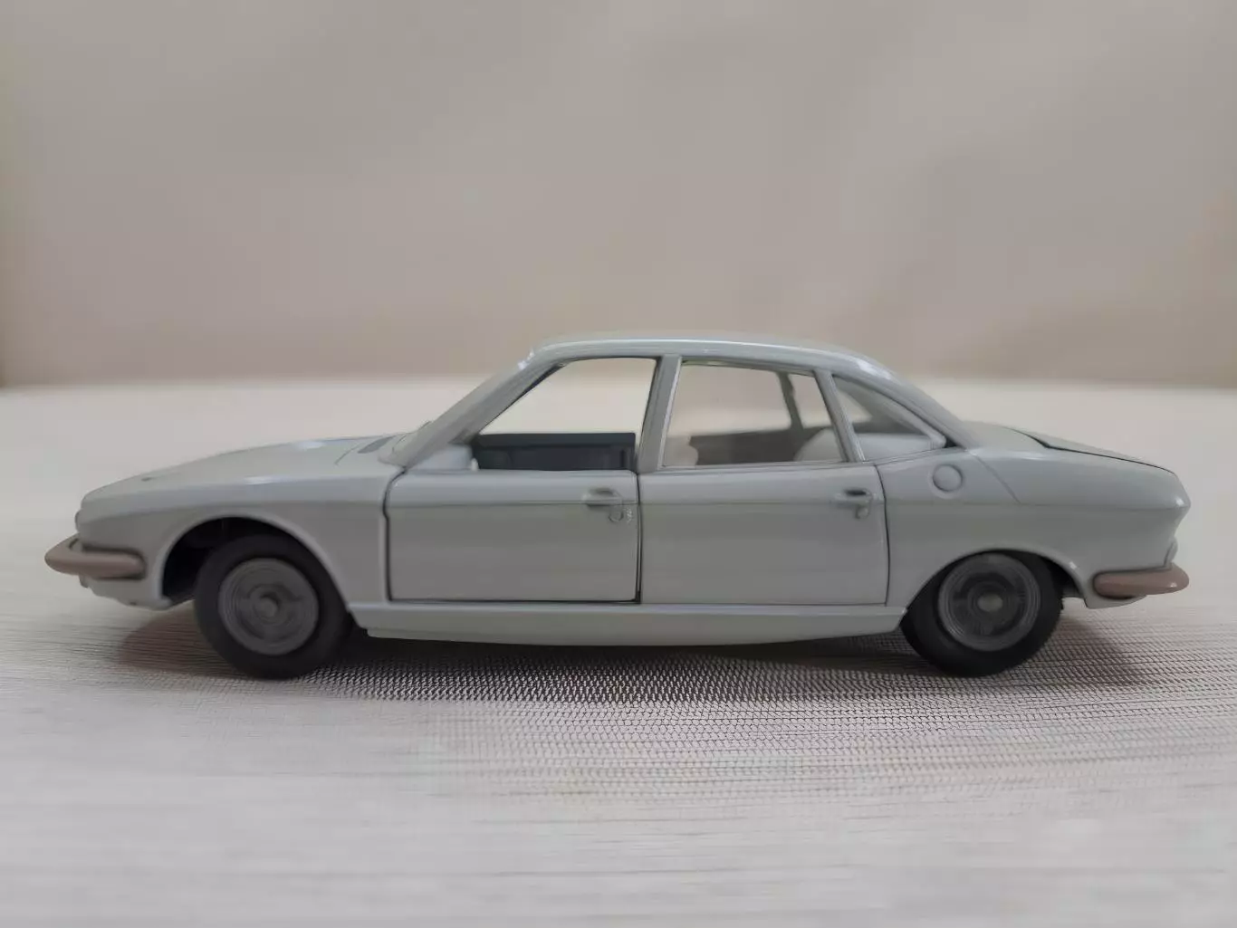 Модель автомобиля NSU RO 80, ремейк 1:43, СССР, ЗТМК, родная коробка 2