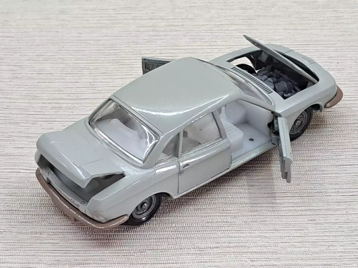 Модель автомобиля NSU RO 80, ремейк 1:43, СССР, ЗТМК, родная коробка 6
