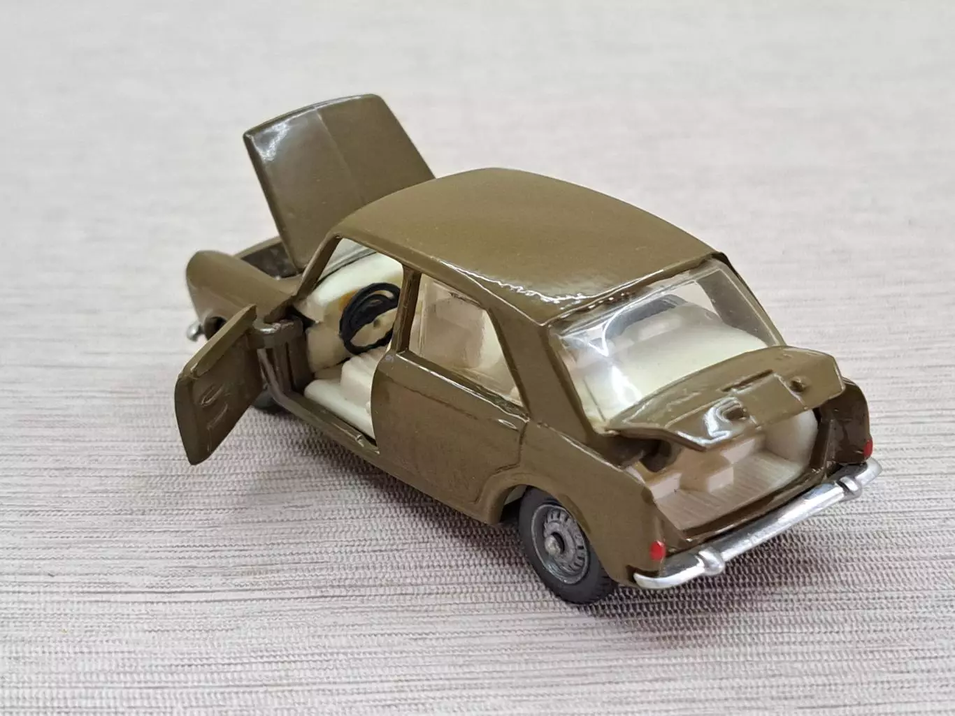 Модель авто Innocenti Morris IM3 1:43, люкс, СССР, родная коробка 6