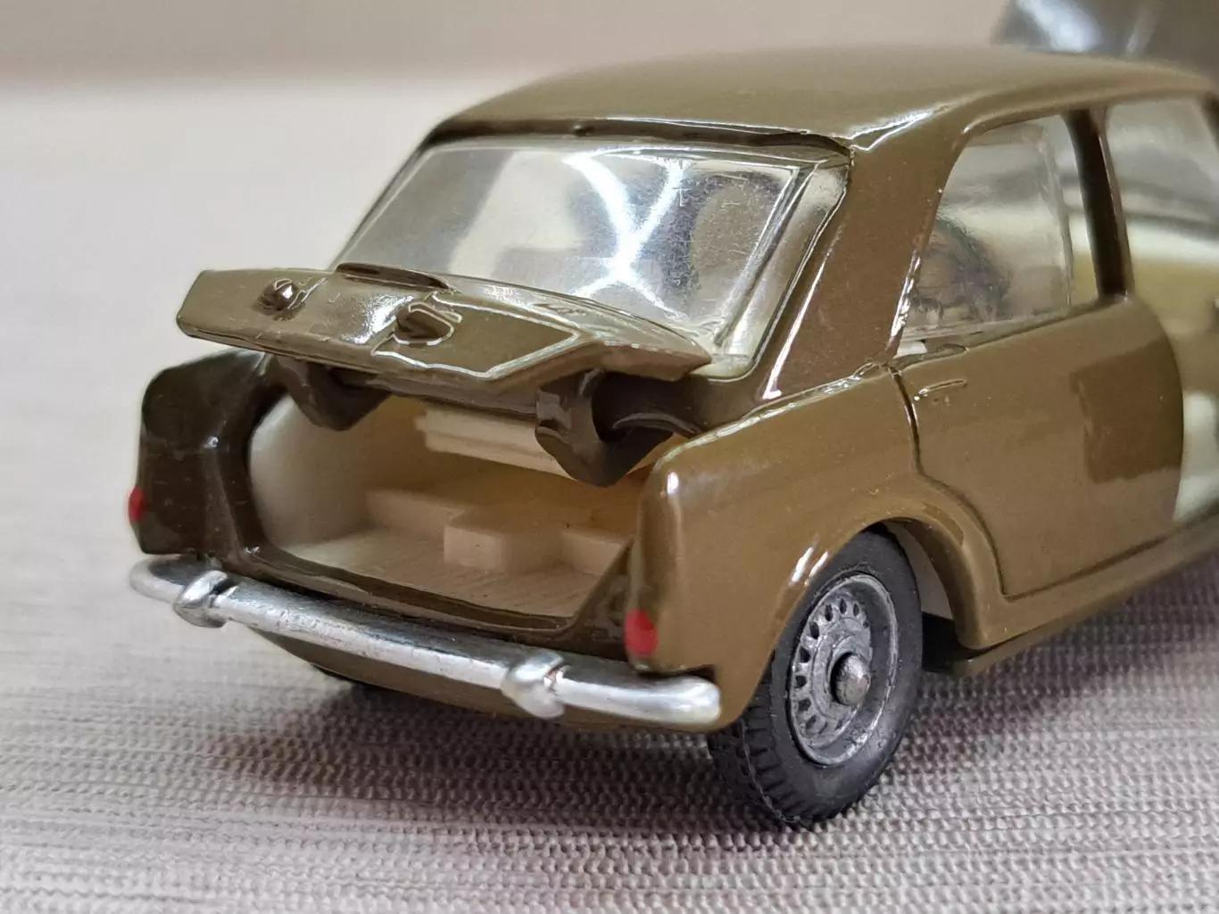 Модель авто Innocenti Morris IM3 1:43, люкс, СССР, родная коробка 7