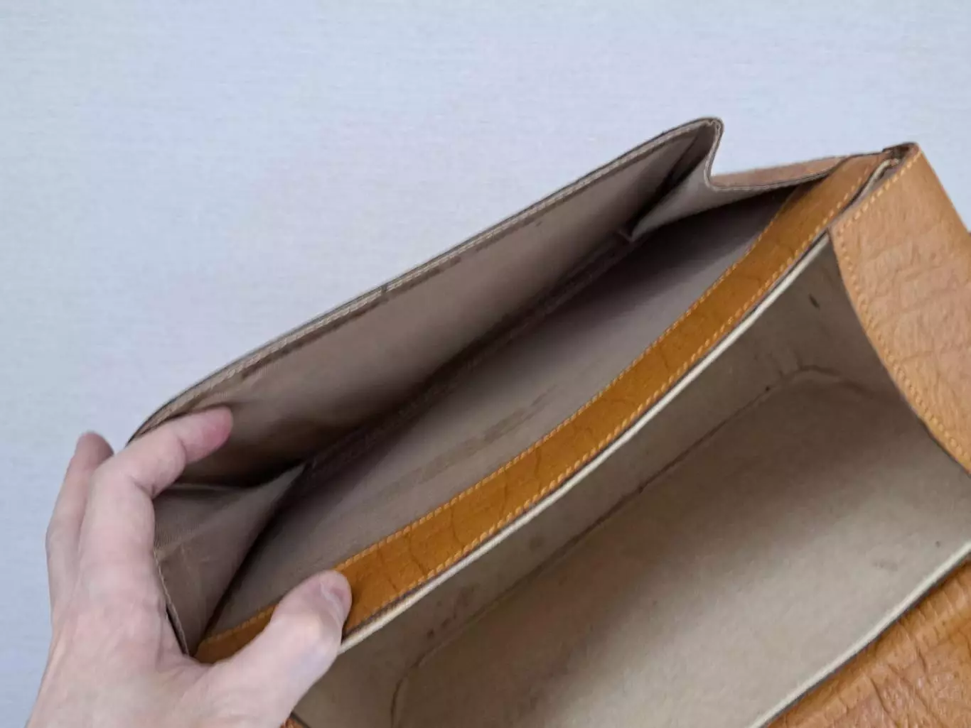 Винтажная кожаная сумка Coopexim-Cepelia, Польша, 1973 г. с биркой 5