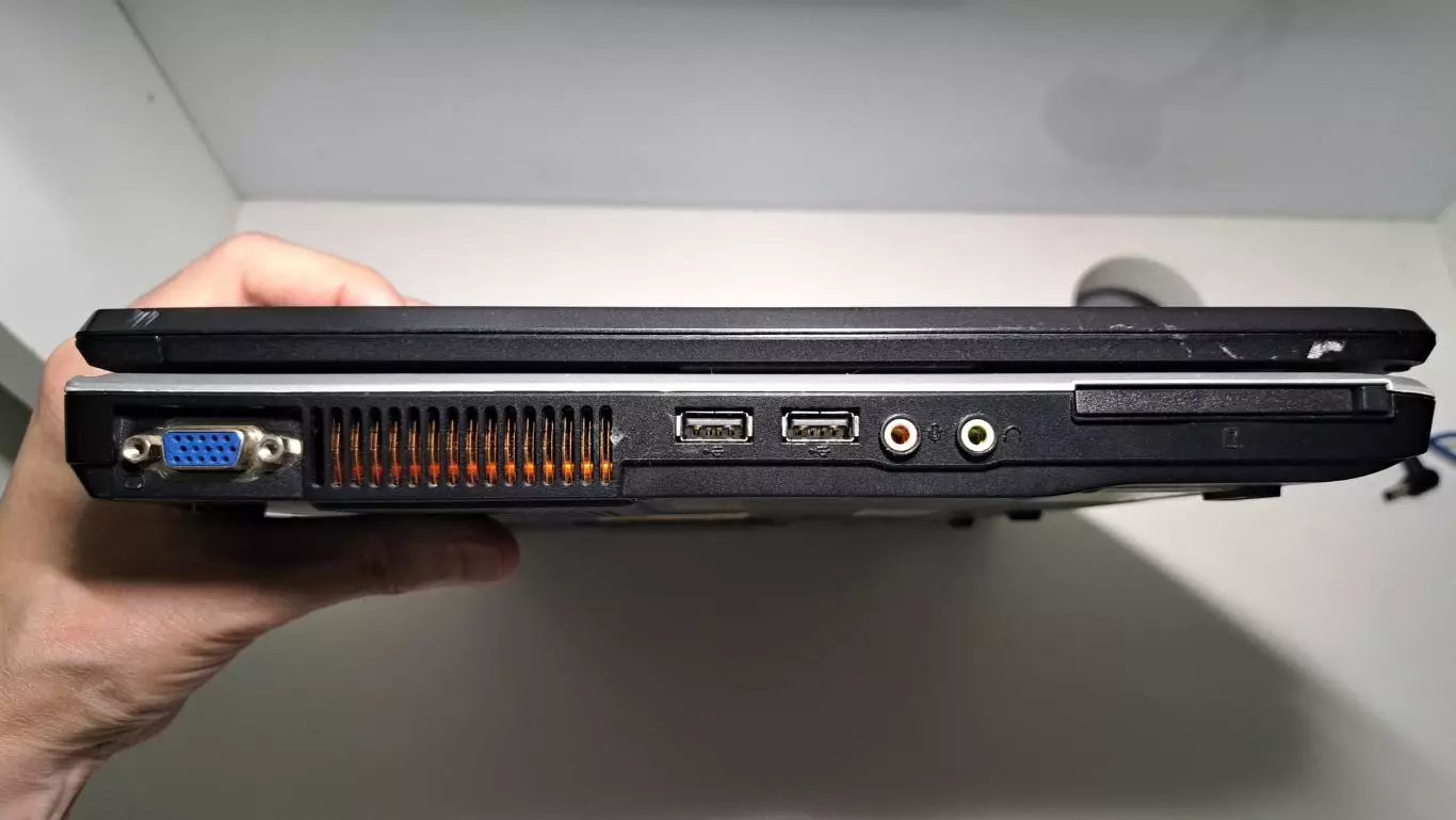 Ноутбук Toshiba Satellite L10-205 на запчасти 2