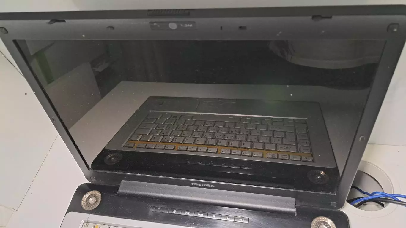 Ноутбук Toshiba Satellite A200-23P на запчасти 2