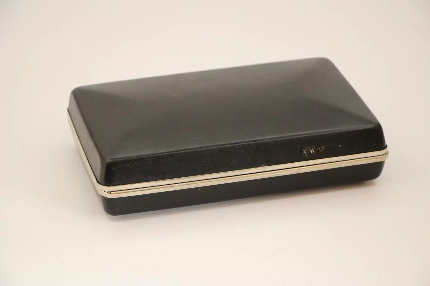 Винтажная электробритва Харьков-102 в футляре 1