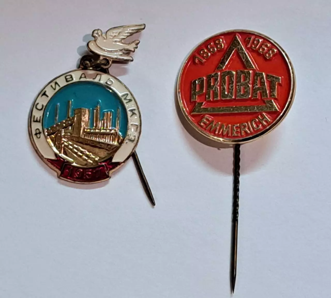 Винтажные зарубежные мини значки 27 штук 4