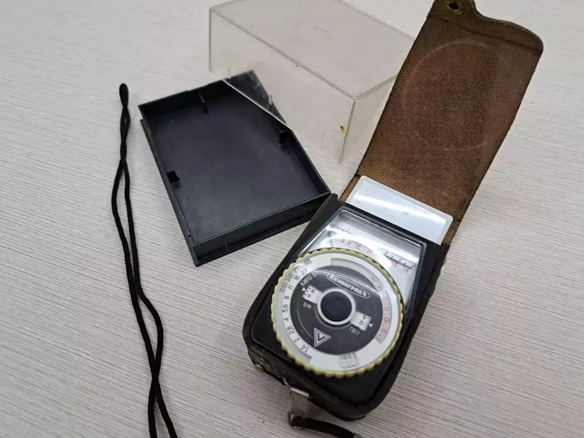 Советский экспонометр Ленинград 4, 1978 год 1