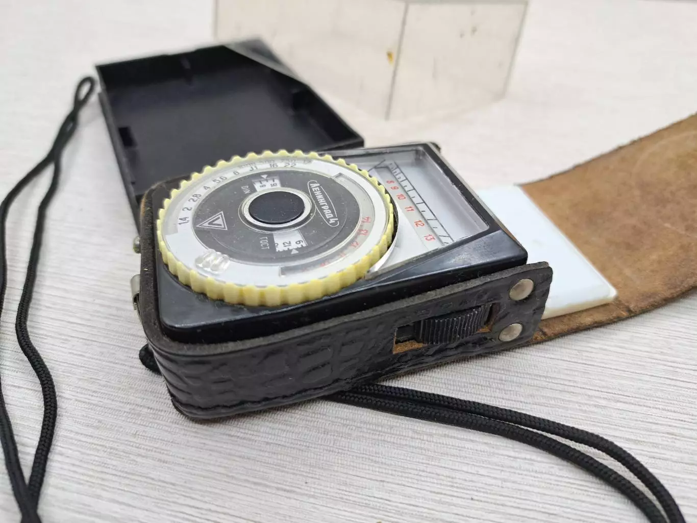 Советский экспонометр Ленинград 4, 1978 год 2