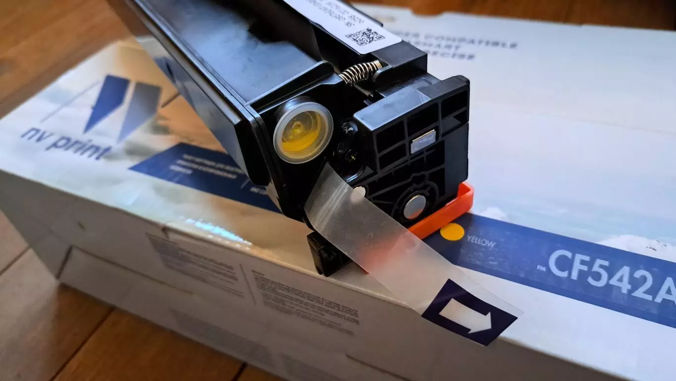 Картридж лазерный NV Print CB542A желтый, с чипом, новый 2