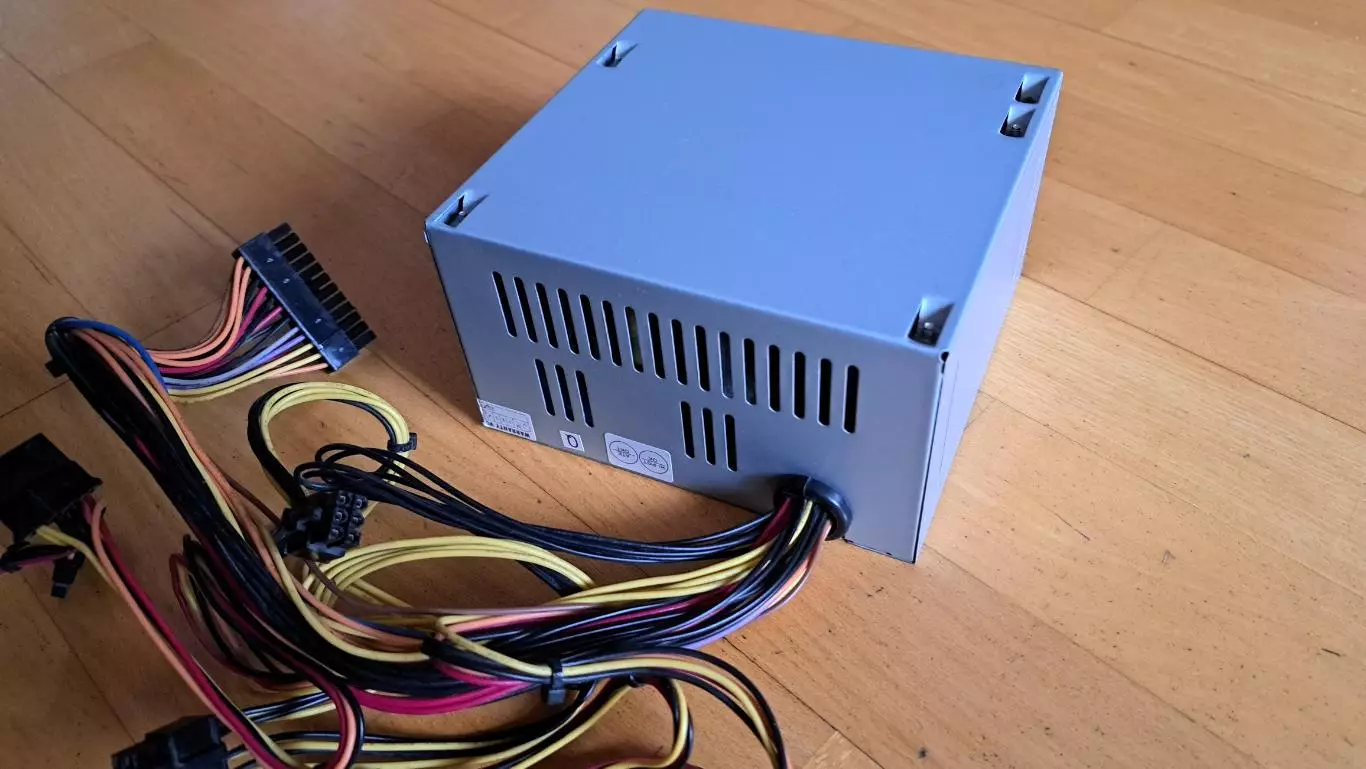 Компьютерный блок питания Inwin Powerman PM-400ATX 3