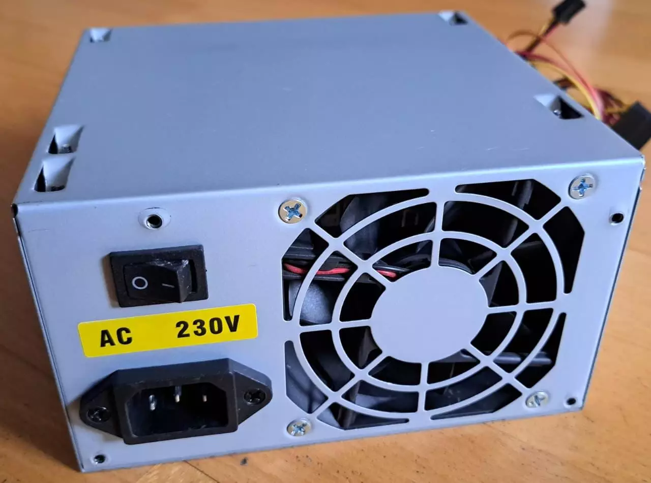 Компьютерный блок питания Inwin Powerman PM-400ATX 1