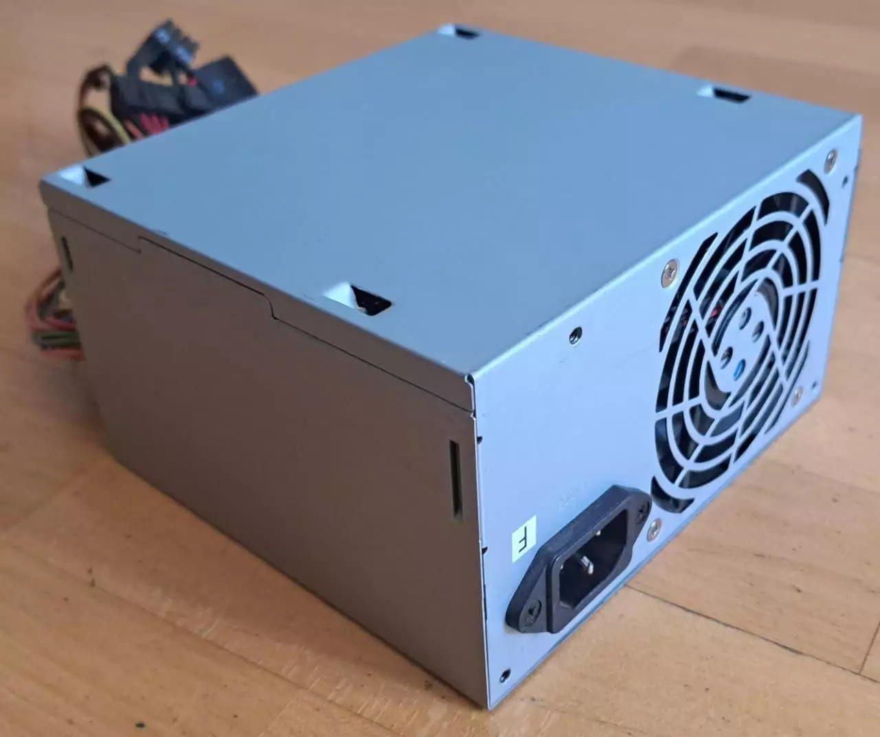 Блок питания для ПК Inwin Power Rebel 400 ватт 1