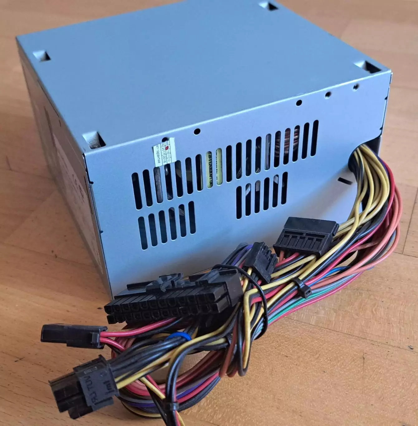 Блок питания для ПК Inwin Power Rebel 400 ватт 2