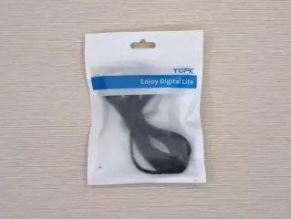 Магнитный зарядный кабель с тремя насадками MicroUSB, Type C, Lightning