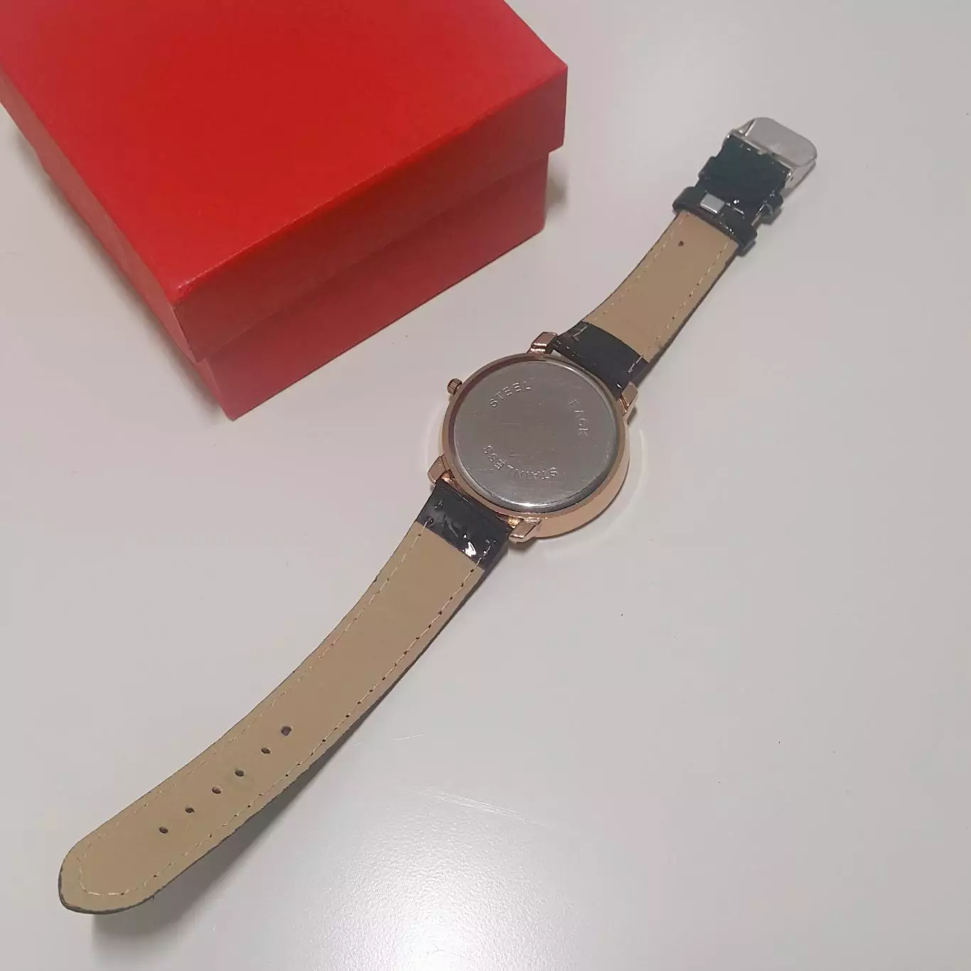 Часы женские новые в подарочной упаковке 5