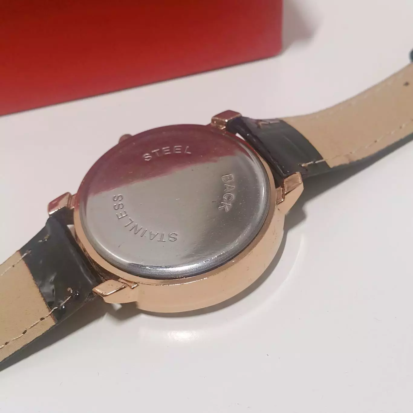 Часы женские новые в подарочной упаковке 6