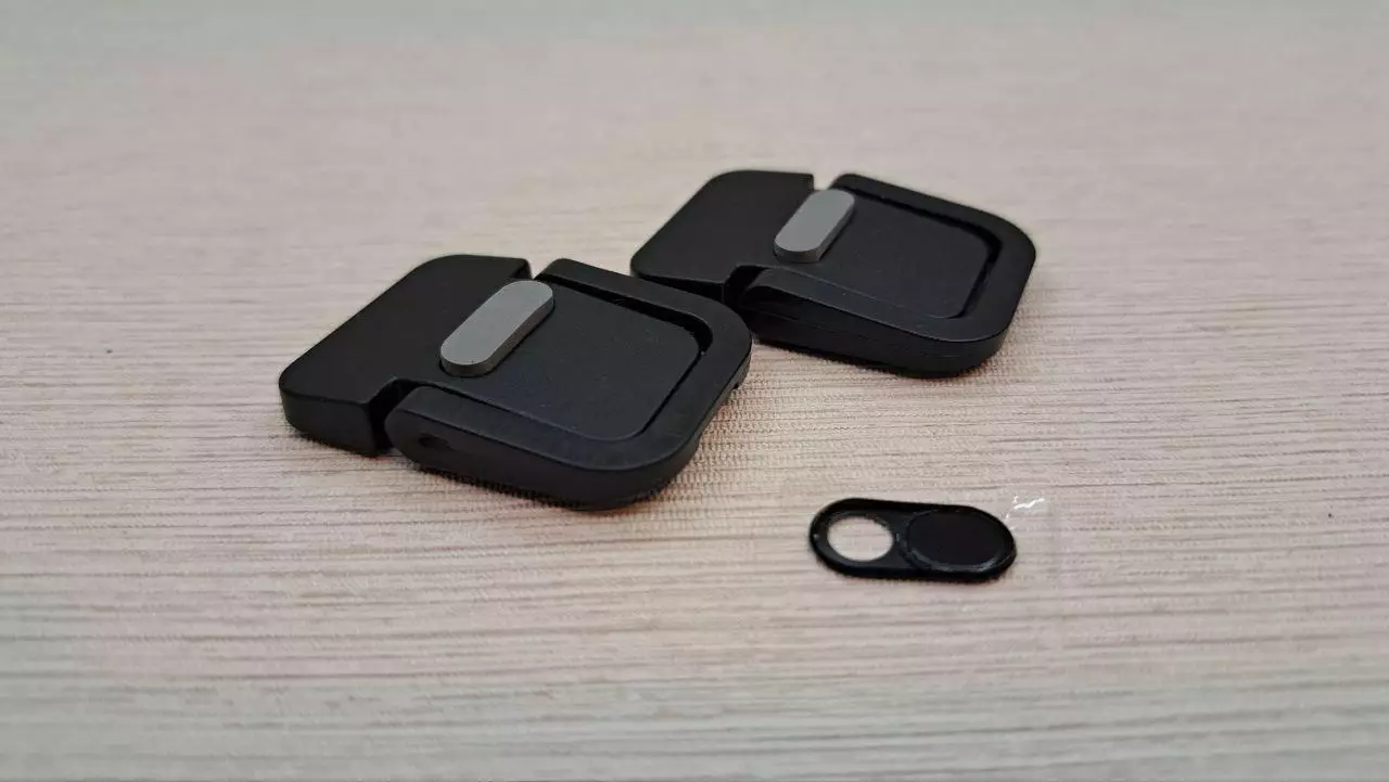 Подставки для ноутбука + шторка для веб камеры