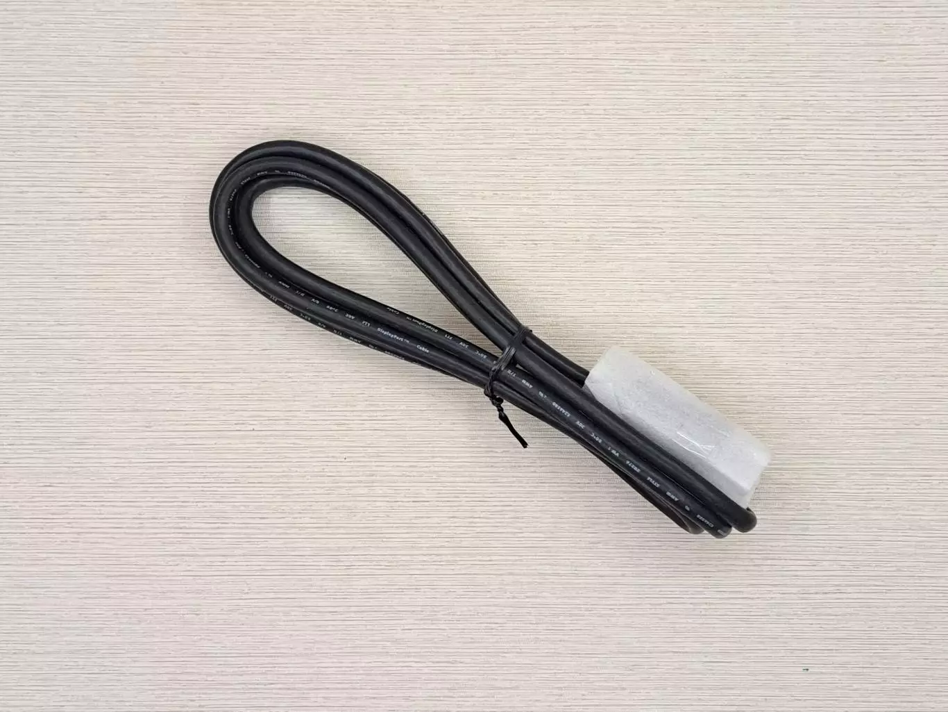 Видео кабели HDMI, VGA, VGA-DVI, Display port 4