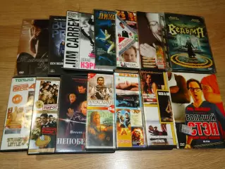 DVD 14 штук с разными фильмами. Цена за все.