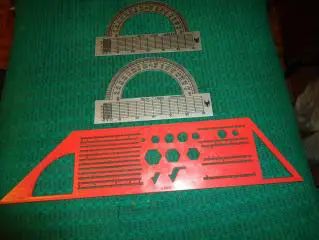 линейки фигурные 3 шт. + 2 транспортира. Цена за все