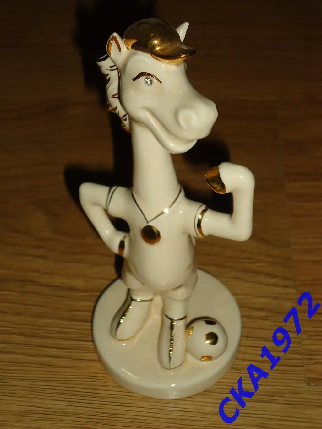 сувенир Лошадь футболист