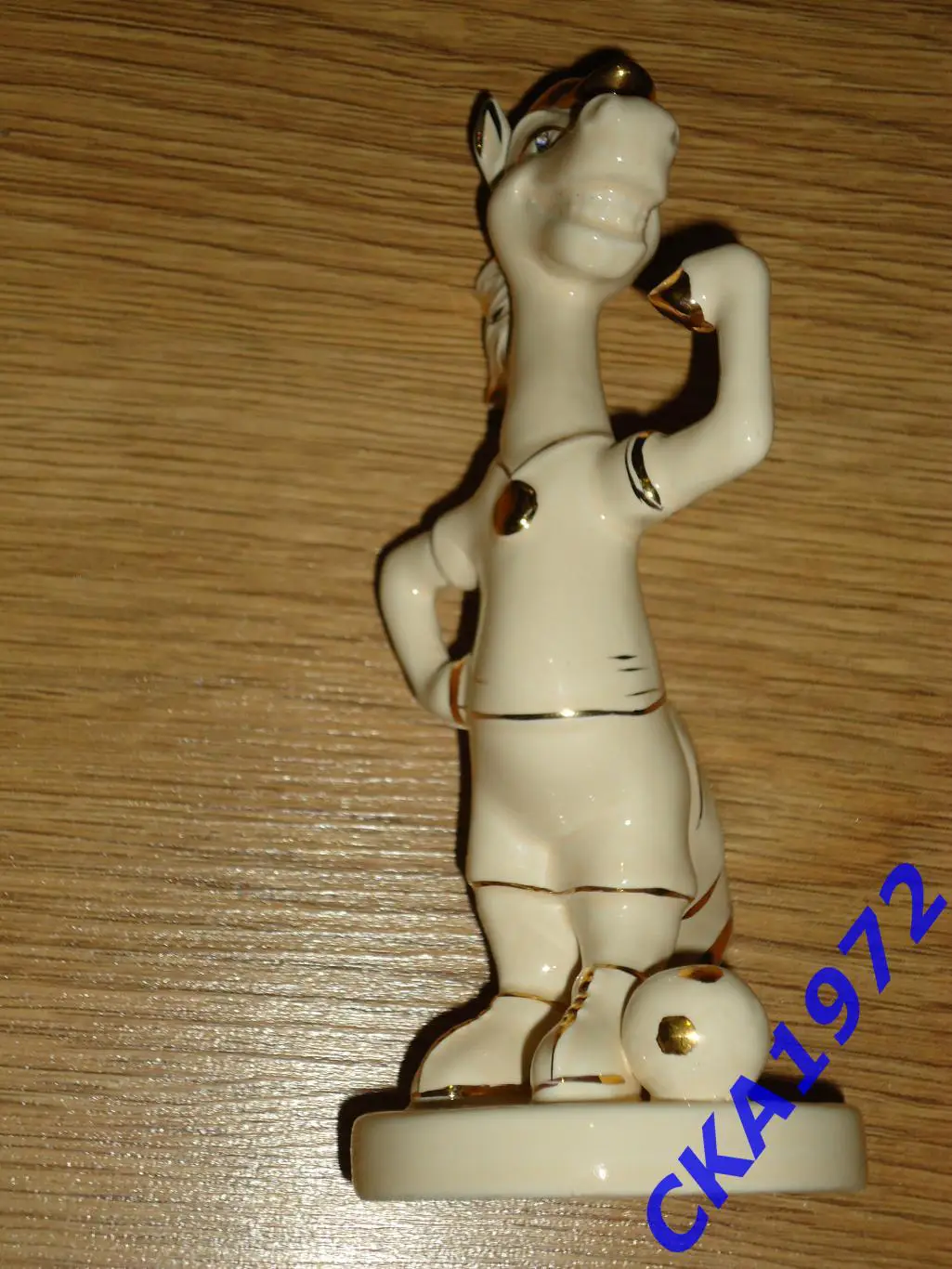 сувенир Лошадь футболист 3