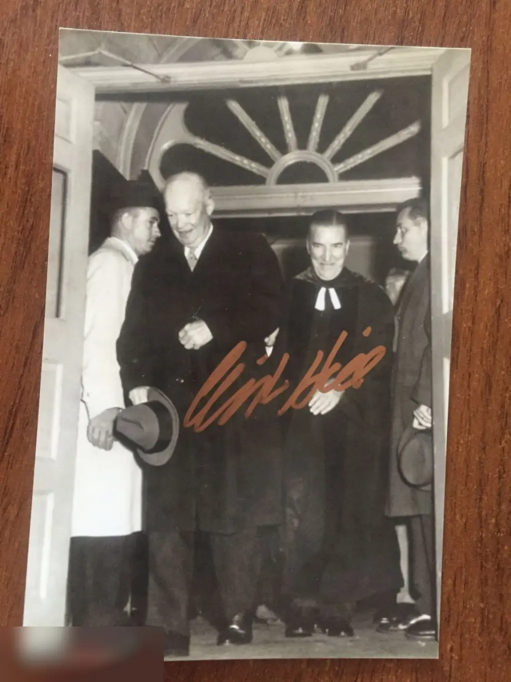 Клинт Хилл автограф на фото