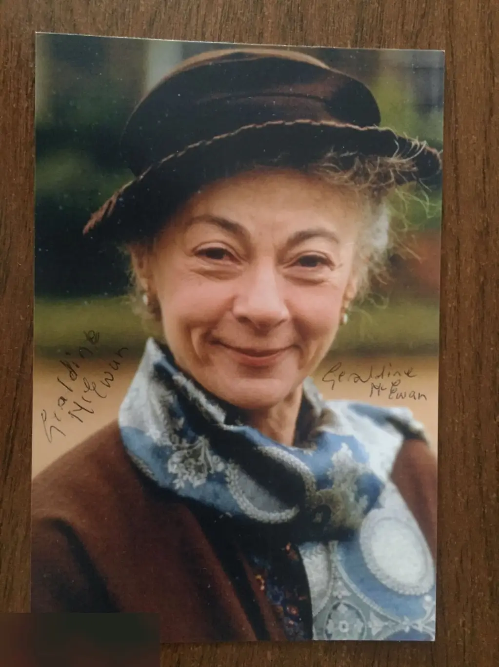 Джеральдин МакЮэн автограф на фото Мисс Марпл Агаты Кристи