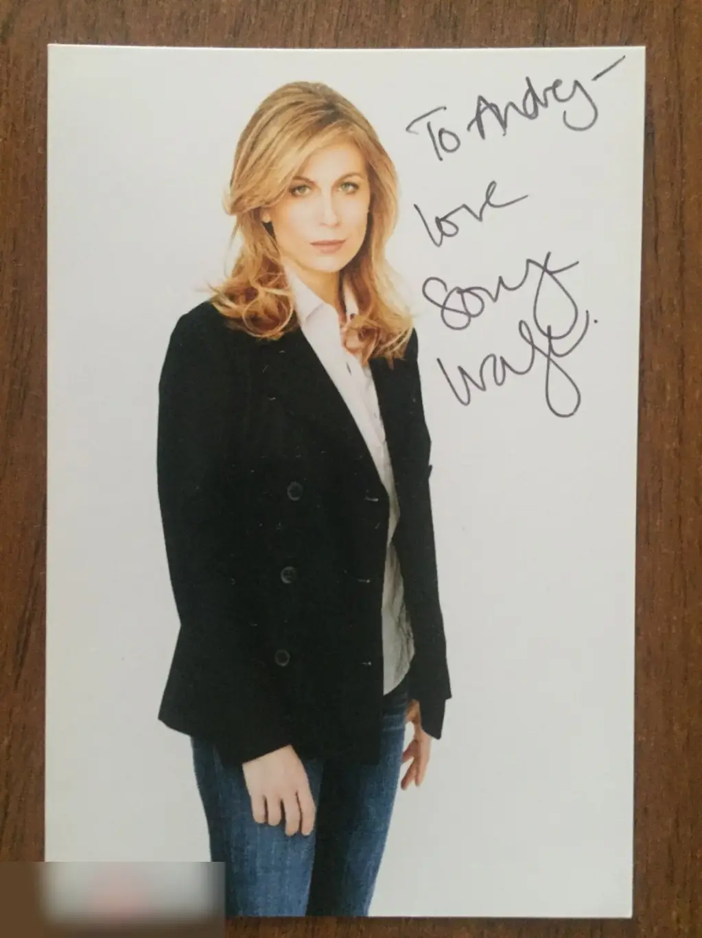 Соня Уолгер автограф на фото