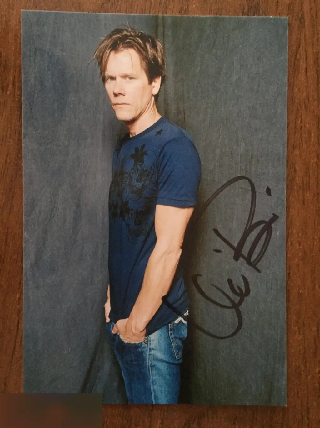 Кевин Бейкон автограф на фото