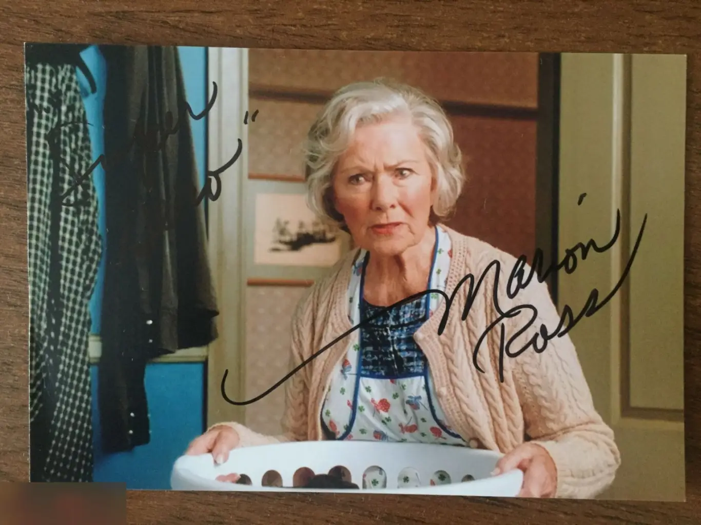 Мэрион Росс автограф на фото Супергеройское кино