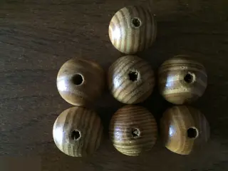 Деревянные бусины 27,8-28,3х28-30 мм