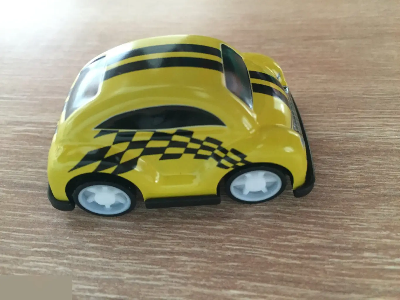 Маленькая машинка 1:60 2