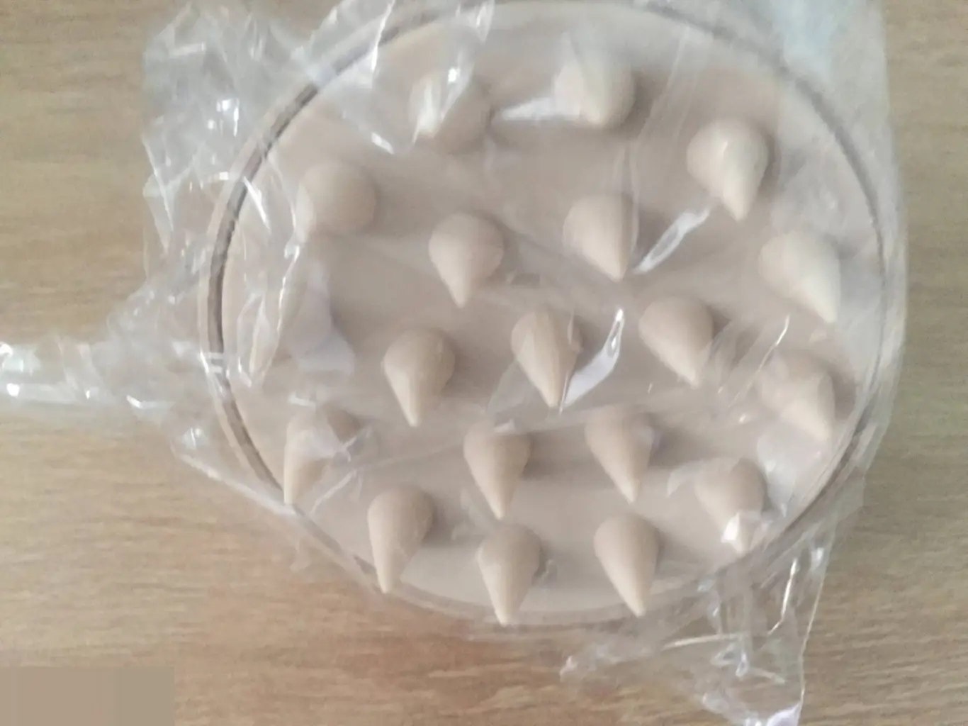 Массажер для мытья головы пластик силикон 1